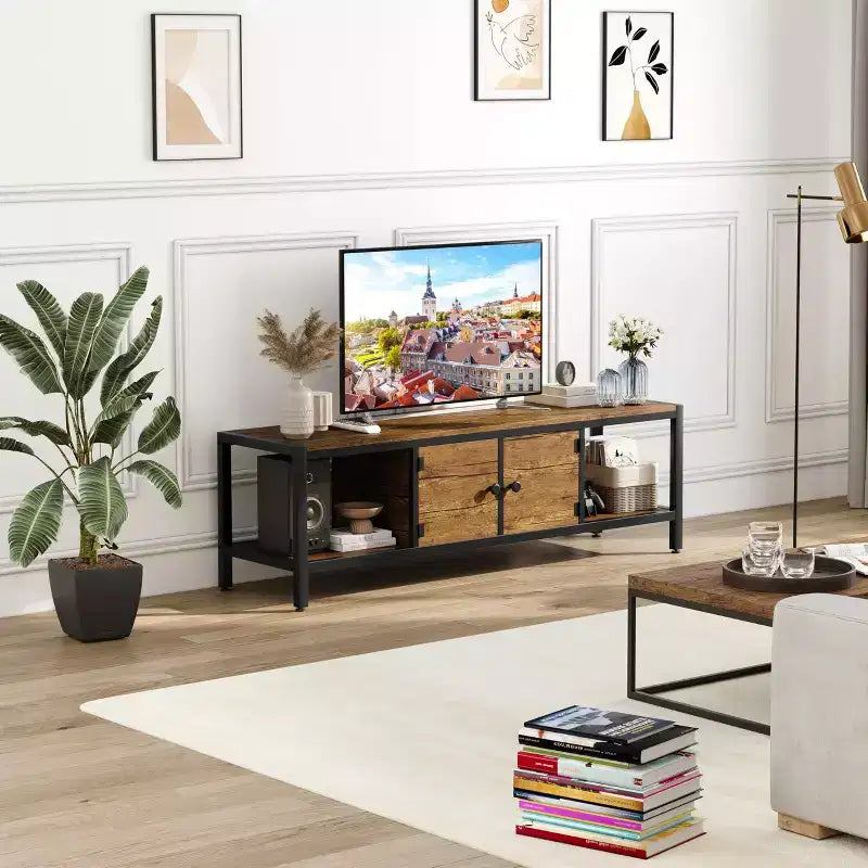 Mobile TV per televisori fino a 65 pollici, grande consolle TV con 2 vani contenitore chiusi e scomparti aperti, centro multimediale in legno con piedini