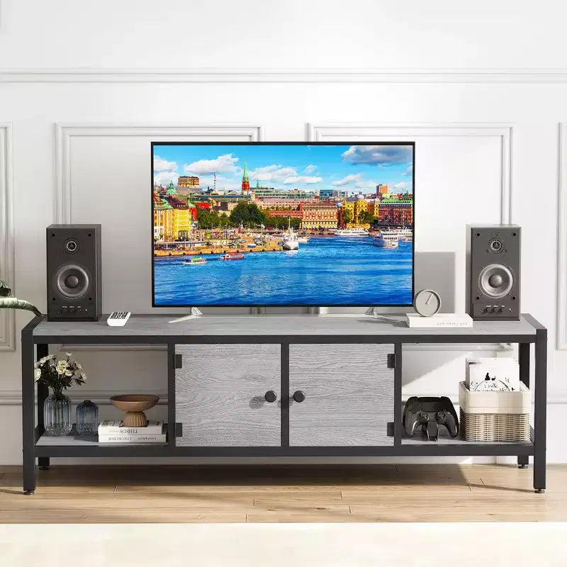 Mobile TV per televisori fino a 65 pollici, grande consolle TV con 2 vani contenitore chiusi e scomparti aperti, centro multimediale in legno con piedini