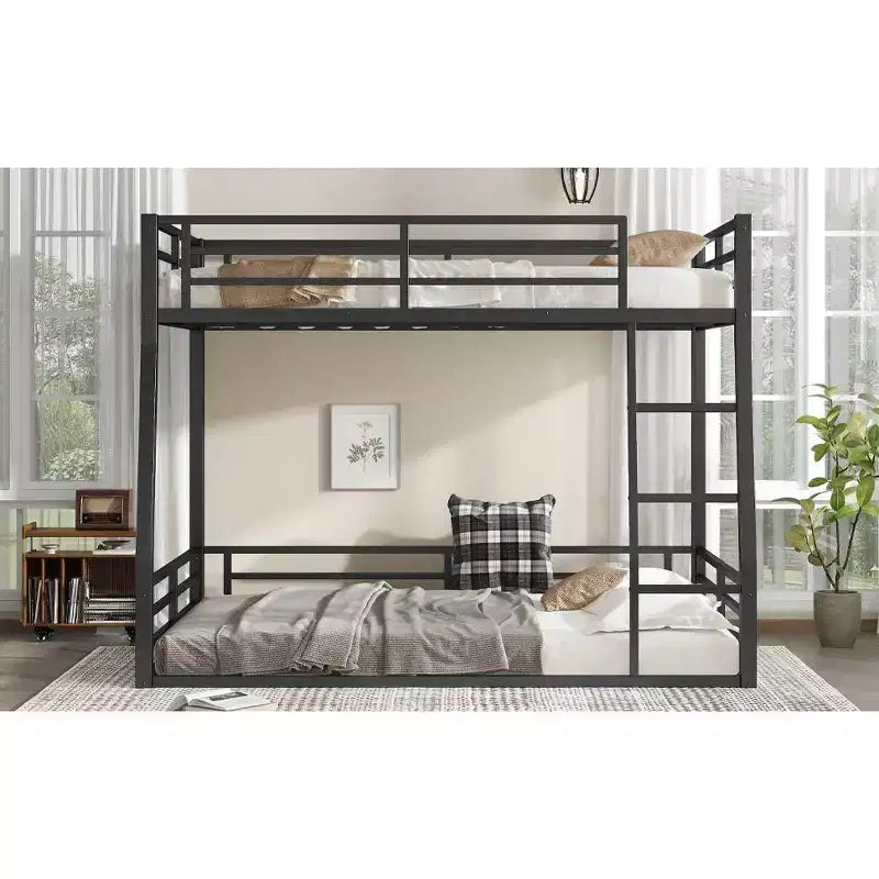 Letto a castello in metallo Full XL sopra Queen per adulti e adolescenti, struttura robusta salvaspazio, sponde di protezione, silenzioso, senza rete, nero