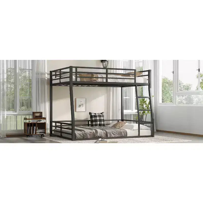 Letto a castello in metallo Full XL sopra Queen per adulti e adolescenti, struttura robusta salvaspazio, sponde di protezione, silenzioso, senza rete, nero