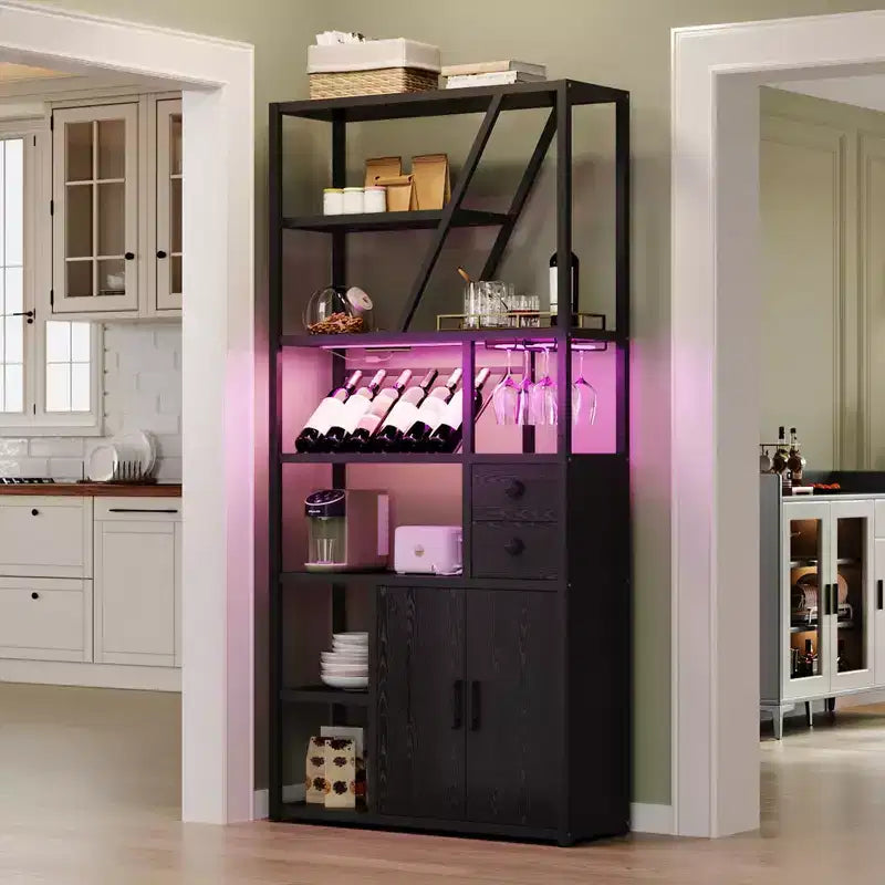 Mobile bar alto da 71 con luce LED, portabottiglie industriale con portabicchieri, mobile bar per liquori con ante, supporto per microonde e scaffale da forno