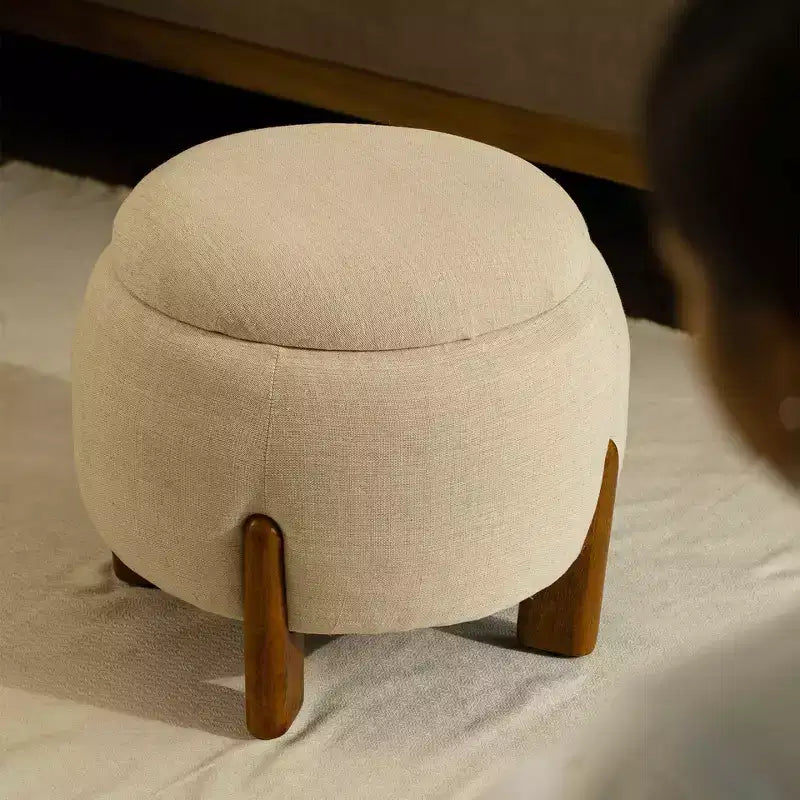 Poggiapiedi artigianale (con base in legno di mango); elegante poggiapiedi rotondo adatto a camere da letto e soggiorni; decorativo e facile da pulire.