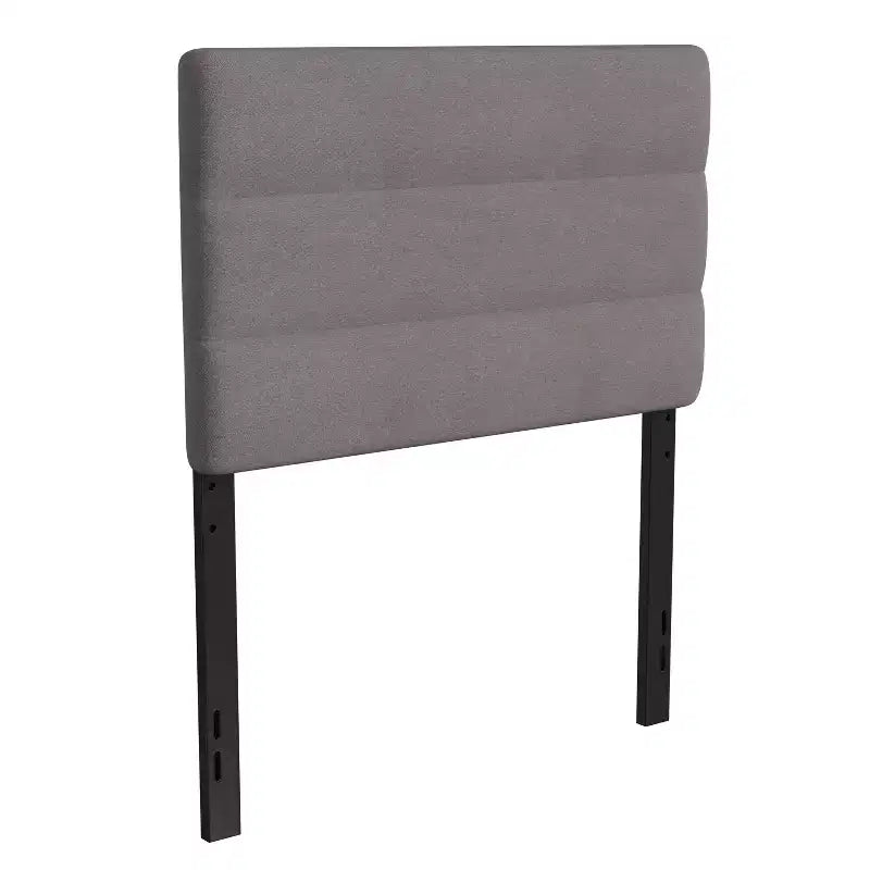 Testiera imbottita moderna con cuciture orizzontali e guide ad altezza regolabile