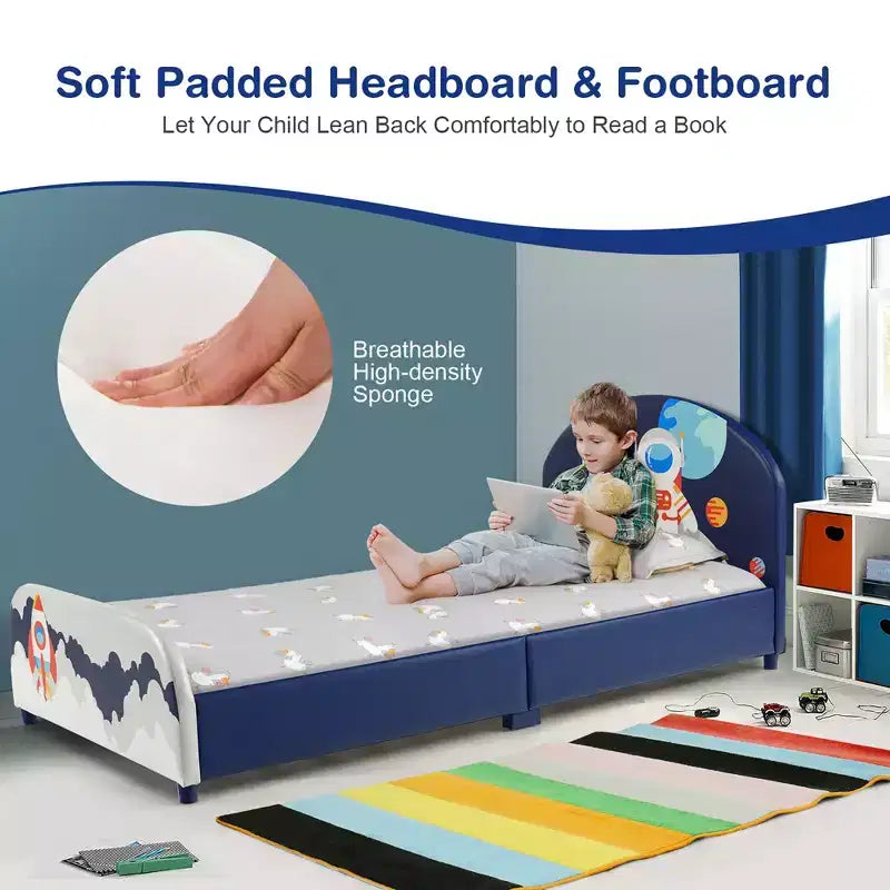 Letto a piattaforma imbottito per bambini, singolo, in legno, con motivo di astronauta
